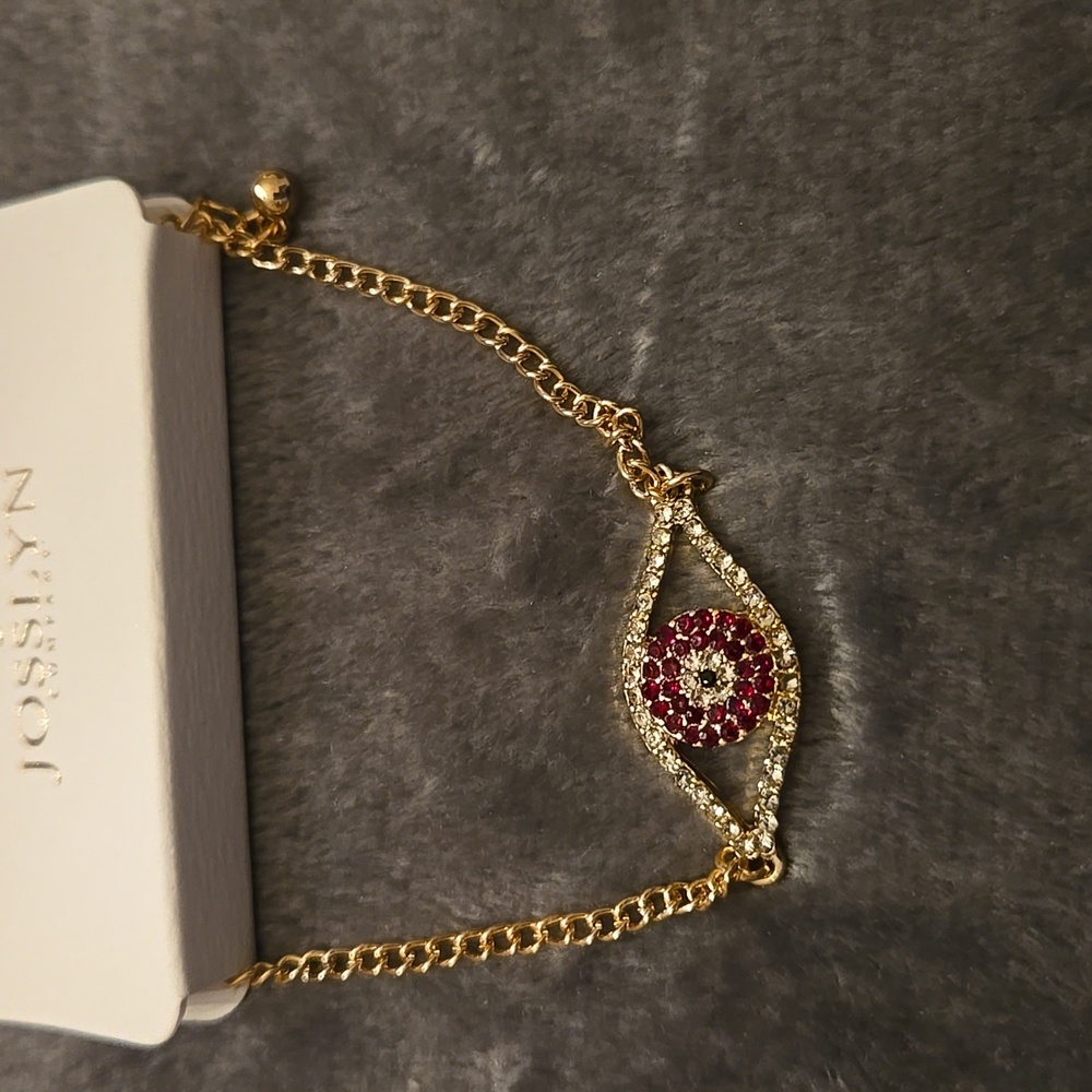 Eye bracelet